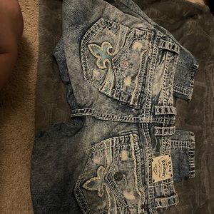 Nice jeans. Only worn once. Ankle legnth